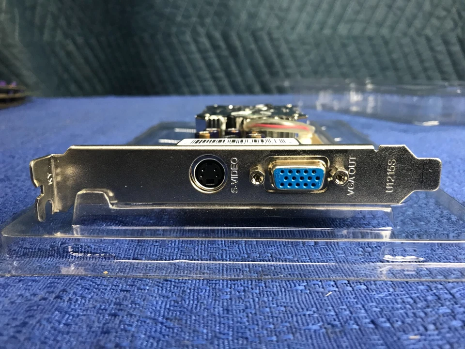 XFX Nvidia GeForce GF FX5200 128MB DDR TV PCI Tarjeta de Video PV-T64K-NTF7 Foto 4 de 4