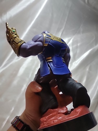 Cable Guys: supporto per telefono e controller Marvel Thanos - Foto 8 di 8
