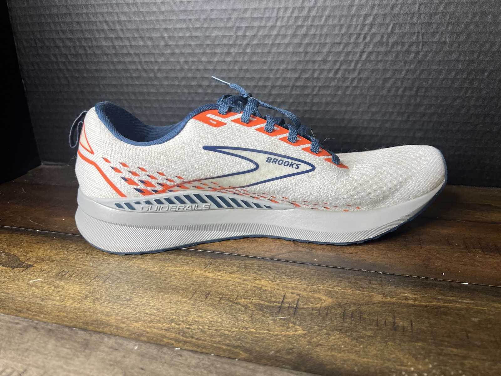 Brooks Levitate GTS 5 Running Shoes White Titan F… - image 2