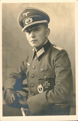 WK2 Foto Portrait Soldat EK1 ISA Krimschild Ehrendolch AK Größe