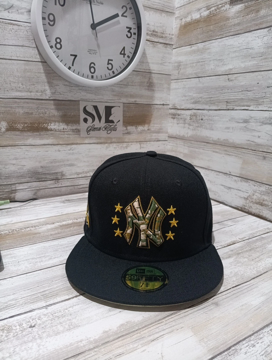 New Era 59fifty Fitted Baseball Cap Size 7-5/8 Black Color.