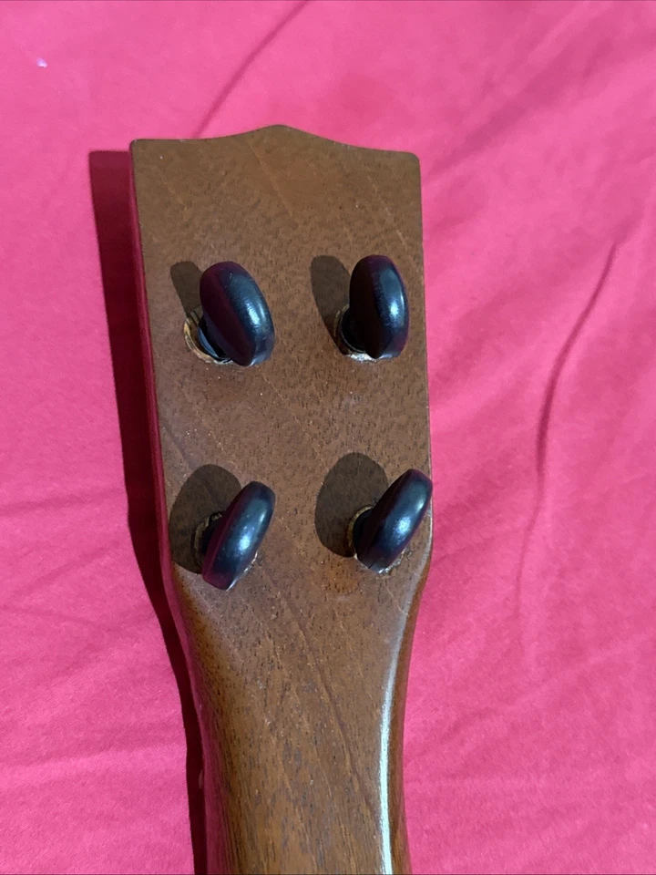 Martin Backpacker Soprano Ukelele with Gig Bag And Peghead Geared Tuners - Image 4 of 4