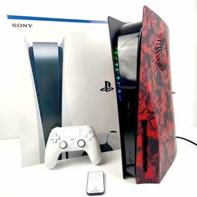 Sony PS5 Standard Disc Konsole 825GB - Roter Joker Cover + Zubehörpaket