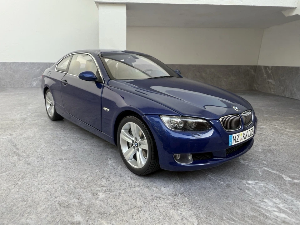 BMW Serie 3 E92 Kyosho 1/18 - Immagine 4 di 4