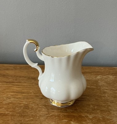 1x Royal Albert Val D'Or - Sahnekännchen 1/4pt sehr guter Zustand 1st
