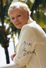 JUDI DENCH signed Autogramm 20x30cm JAMES BOND in Person autograph