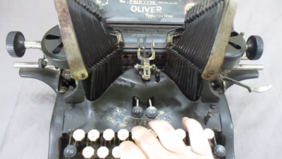 1913 Oliver No.9 The Printype BATWING Green Typewriter SEE VIDEO
