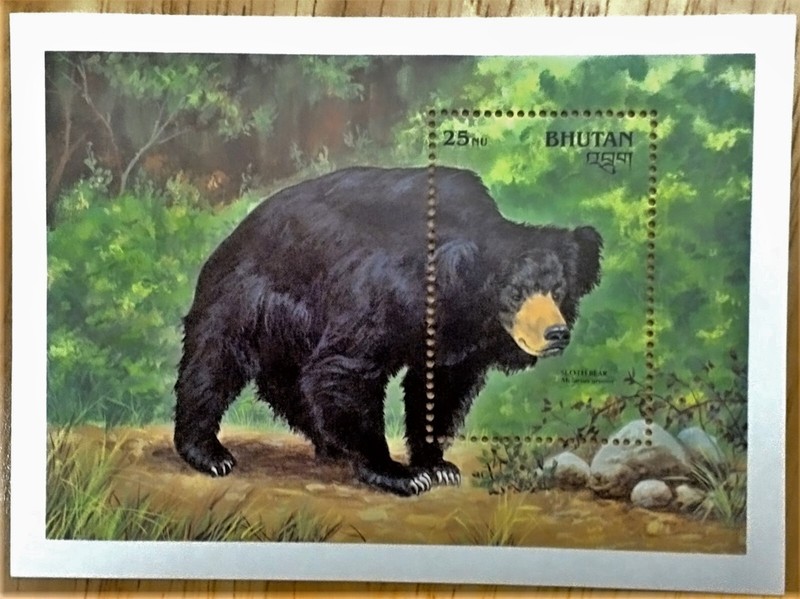 VINTAGE CLASSICS - Bhutan 1990 - Sloth Bear - Souvenir Sheet - Scott #941 - MNH