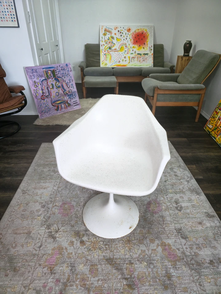 Silla Tulipán Giratoria Estilo Vintage de Eero Saarinen Knoll Blanca Foto 2 de 4