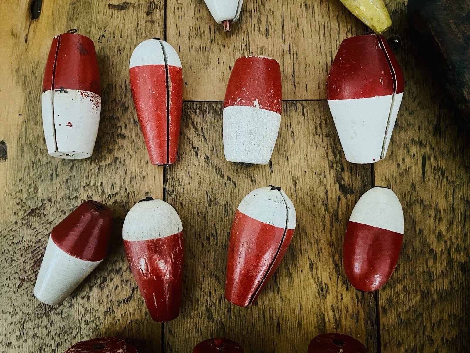 VINTAGE WOOD & Cork BOBBERS ANTIQUE TACKLE FISHING LURE FLOATS Lot Of