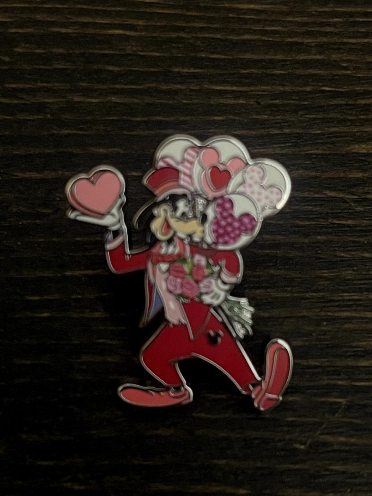 DISNEYLAND HIDDEN MICKEY - Goofy Seasons - Valentine's Day