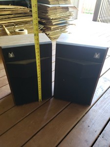 magnavox floor speakers