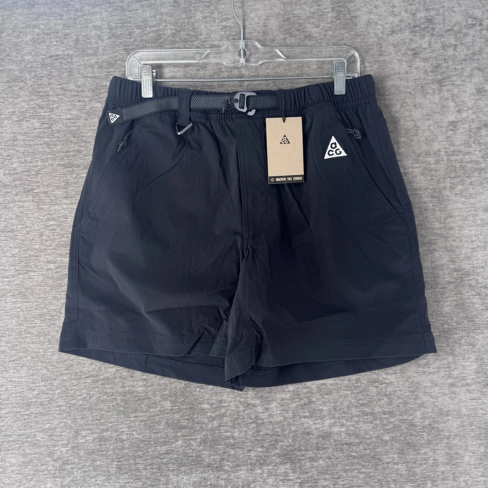 Nike ACG Loose Fit 6” Hiking Shorts Black Men’s Size Medium FN2430-010 NWT
Opens in a new window or
