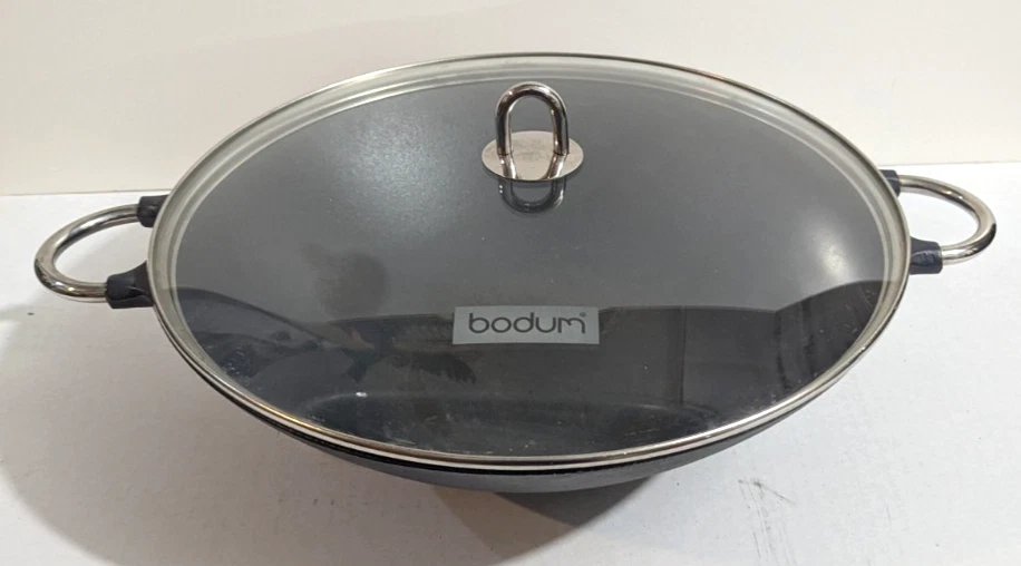 Bodum Maestro Cast Iron Wok Stir Fry Pan & Glass Lid Flat Bottom 14.5"