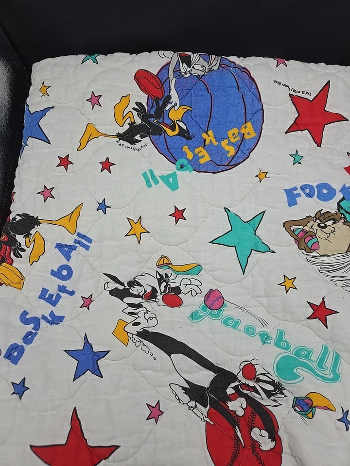 Vtg 1993 LOONEY TUNES Warner Bros Crib Blanket Sports Daffy Taz Bugs Quilt 38×49 - Image 2 of 4