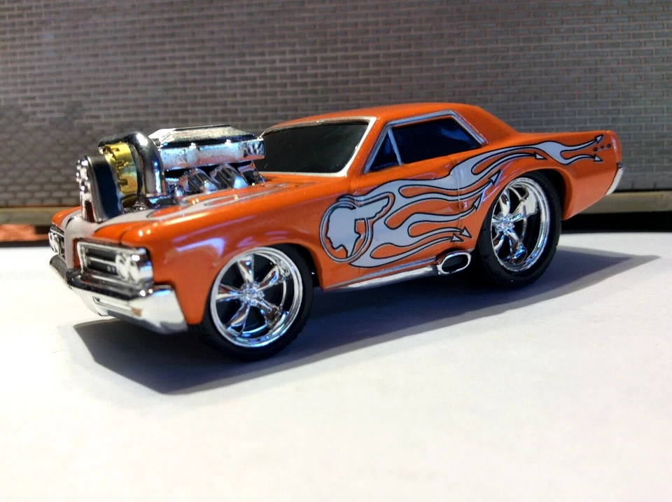 THE ORIGINAL MUSCLE MACHINES 1964 PONTIAC GTO - 1/64 64 -GTO   Foto 3 de 4