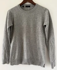 VINTAGE 2000s Saks Fifth Avenue Cashmere Gray Women’s Crewneck Sweater - Small