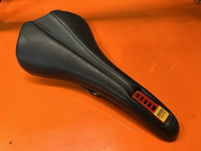 Selle Italia Novus Ferrari Engineering Sattel / schwarz / Colnago Gios Pinarello