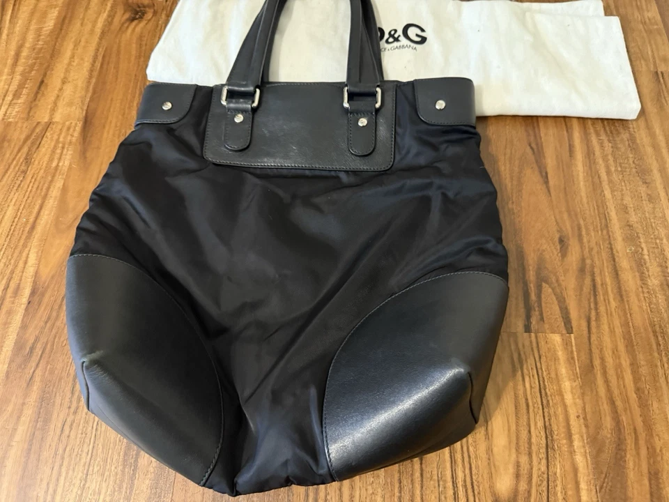 Bolso de Mano Dolce & Gabbana Vertical en Nailon Negro y Piel de Becerro Foto 4 de 4