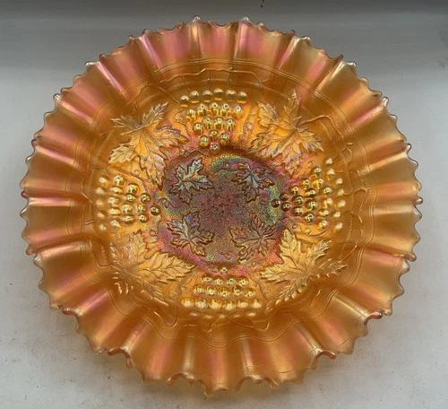 VINTAGE CARNIVAL NORTHWOOD PUMPKIN MARIGOLD STIPPLED GRAPE & CABLE PCE BOWL
