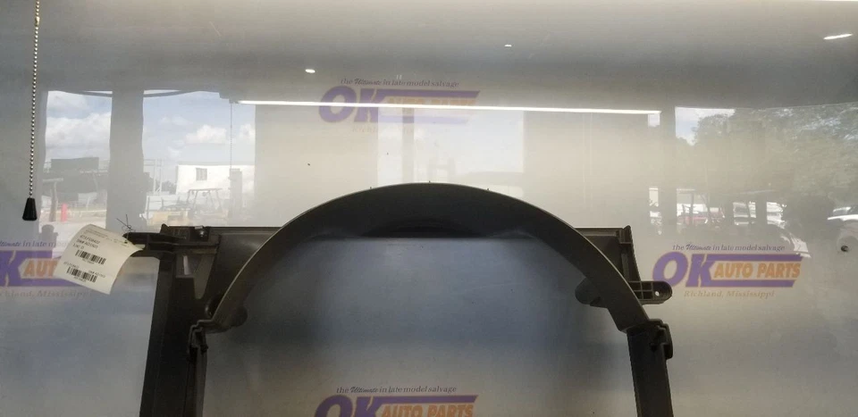 22 FORD F350 SUPER DUTY RADIATOR FAN SHROUD 6.2L - Image 2 of 4