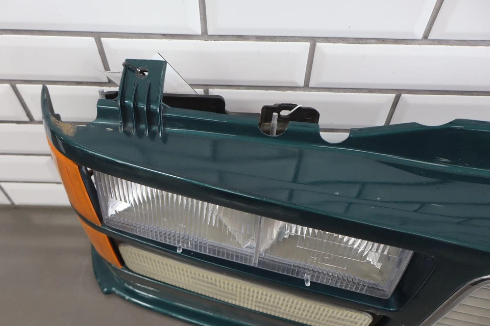 94-98 GMC Suburban Sierra GMT400 OEM rejilla con luces verde esmeralda 43U Foto 2 de 4