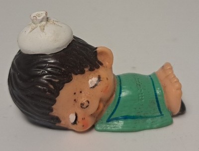 Vintage 1979 Monchichi PVC Figure Sleeping Boy Green Blanket Ice Pack 2'' @@@