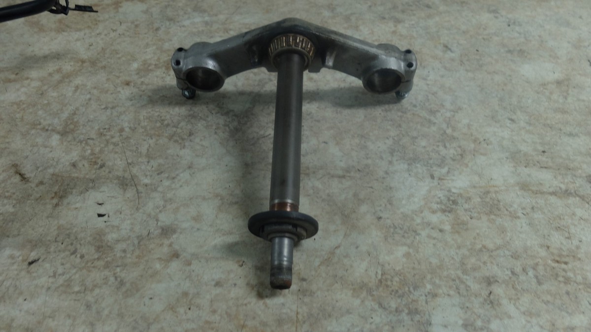 87 Kawasaki ZX 6 600 ZX600 Ninja Lower Bottom Triple Tree Fork