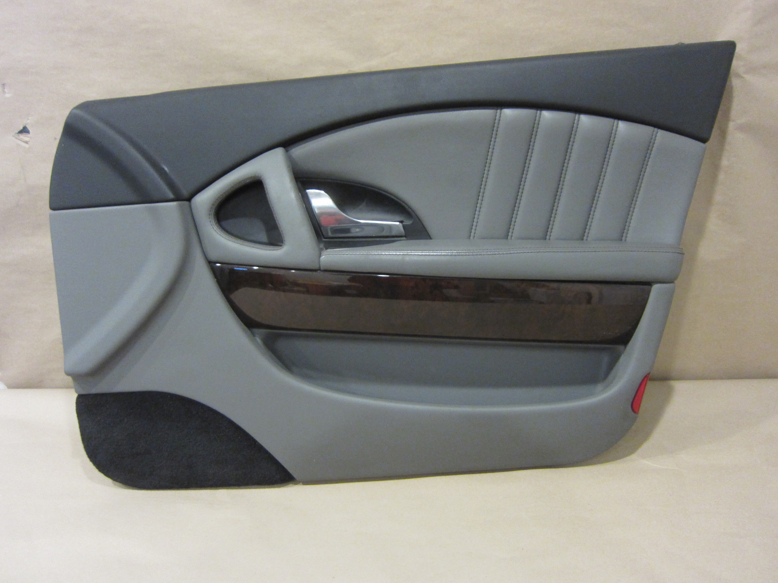 Maserati Quattroporte RH Front Inside Door Panel.- Black & Dark Grey. 66936600