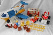 Vintage Fisher Price Little People klein Flugzeug, Bus, Feuerwehr + Zubehör