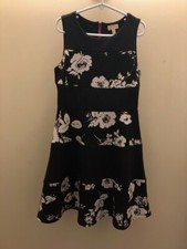 Monteau Couture Girls 7/8 Small Black Dress Flower