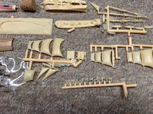 Addar Chas W. Morgan Sail Ship In A Bottle Plastic Model Kit (NOT STARTED). - Picture 8 of 13