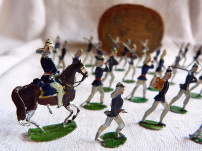 Konv. über 140 Heinrichsen Zinnfiguren, Frankreich 1914 Infanterie
