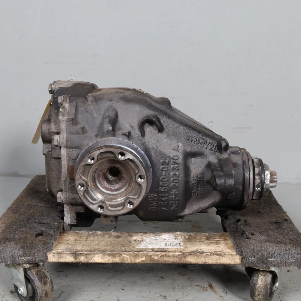 2008-2013 BMW 135i 335i Rear Axle Differential Carrier 33107572054 OEM Used - Image 4 of 4