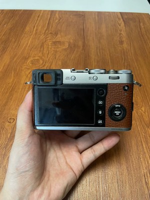 Fuji X100F 24.3MP Black Digital Cam English Menu High Res Sharp
