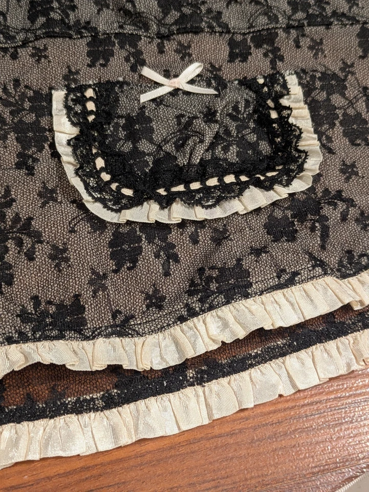 Avental de renda 34B fantasia de empregada francesa sexy Little Things Victoria’s Secret - Imagem 4 de 4