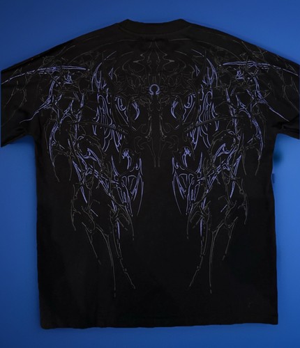 Neu BREATHE DIVINITY T-Shirt Oversized 2-seitige Grafik schwarz Größe LG