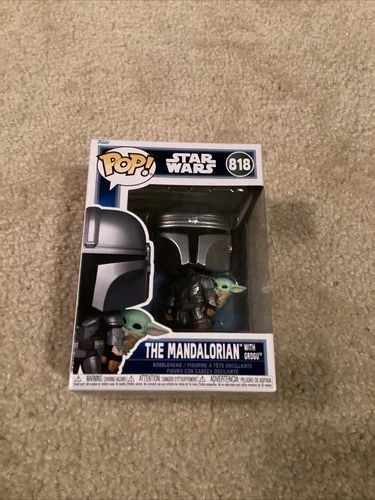 FUNKO POP! THE MANDALORIAN WITH GROGU #818~ MINT~ STAR WARS SERIES ~