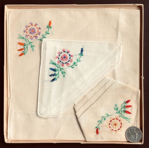 Juego de pañuelos para damas en caja flores bordadas caja original vintage - Imagen 4 de 6
