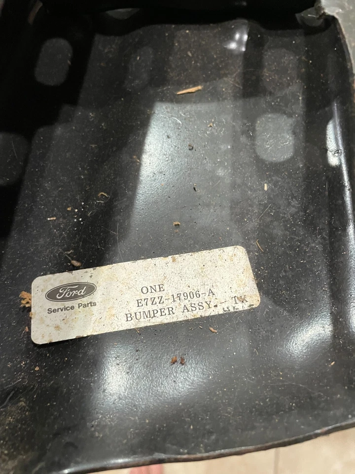 1987-1993 Ford Mustang - Barra de reforço de para-choque traseiro - E7ZZ -17906-A - Imagem 2 de 4