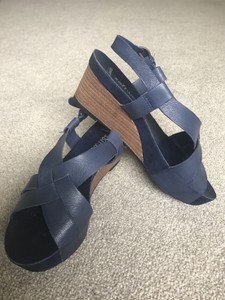 clarks softwear sandals