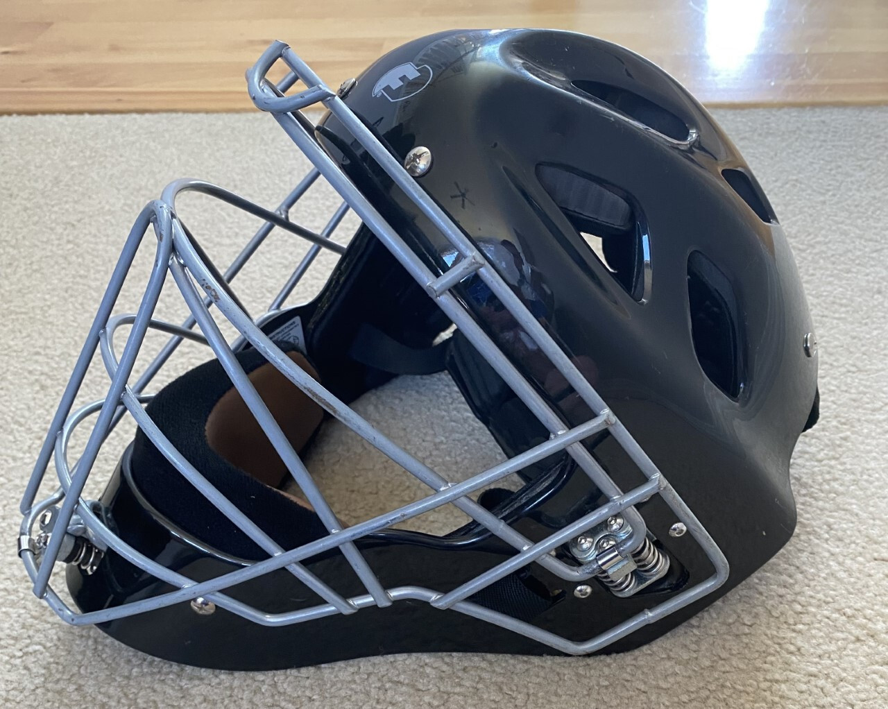 Used adult size Force 3 hockey style catcher mask (Black) w/ S3 Shock