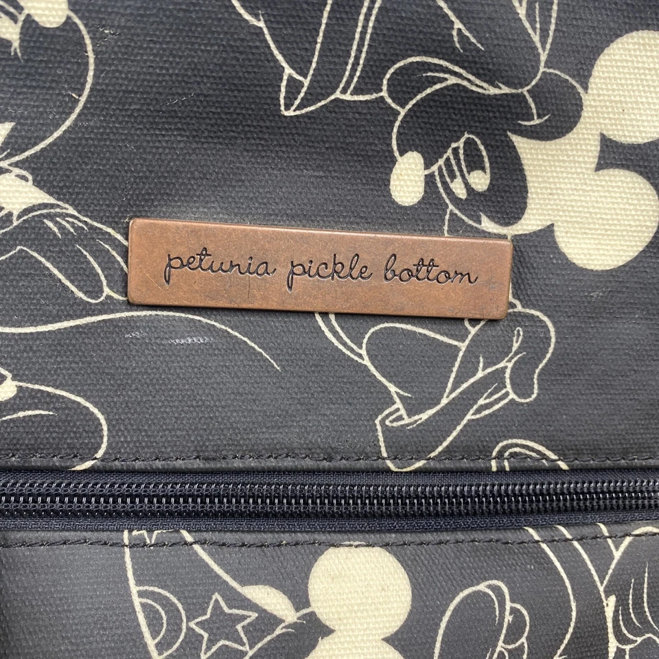 Bolsa de Fraldas Petúnia Pickle Bottom Mickey Mouse Disney Preto e Branco - Imagem 2 de 4
