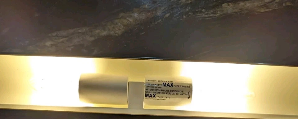 Luz de cuadro de metal POTTERY BARN Weston - 24" - Latón - CAJA ABIERTA Foto 2 de 4