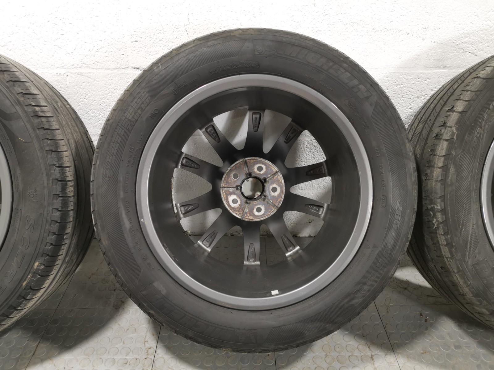 Maserati Levante 2017 Wheel P/N 670044699