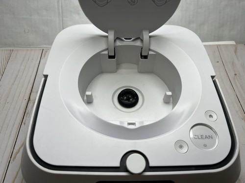 iRobot Braava Jet M6 M6110 Robot Mop Wi-Fi Connected - White - Picture 13 of 14