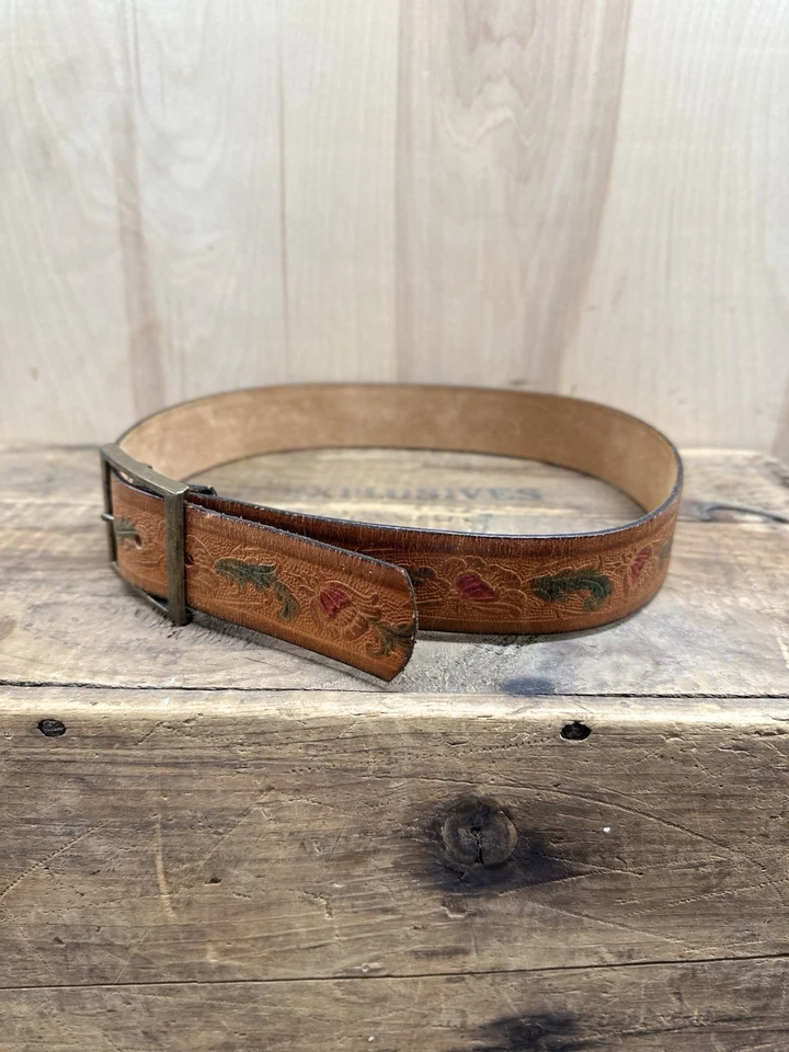 Vintage Tooled Leather Belt Dyed Roses 25-28 Inch Waist Replaceable Brass Buckle - Image 3 of 4