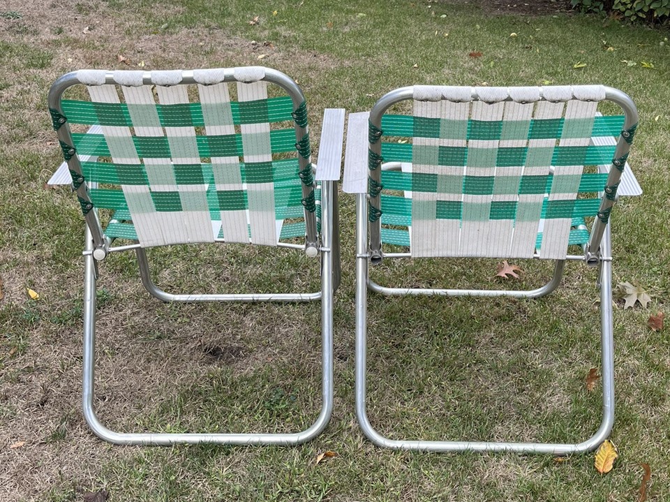 2 Vintage Matching Vintage Aluminum Folding Lawn Patio Chairs EXCELLENT