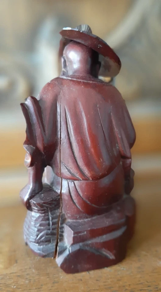 Vintage Rosewood Figurine Oriental Man; wearing hat & holding a pipe. - Image 3 of 4