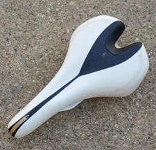 Bontrager Affinity WSD Bike Saddle Womens Design White Black Gold Trek Hybrid
